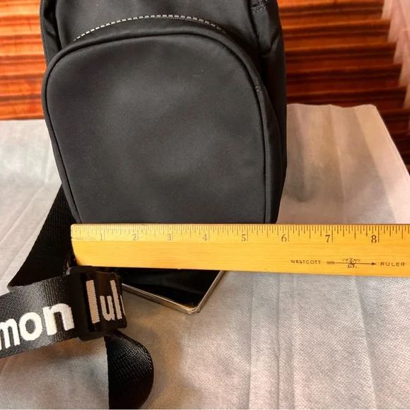 lululemon the rest is written Black Bag with Adjustable crossbody Straps - Picture 14 of 16